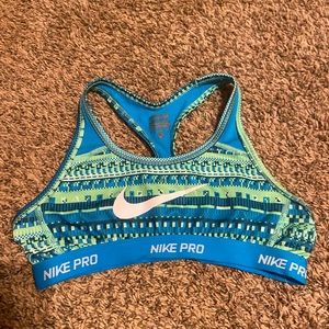 Girls M Nike Sports Bra